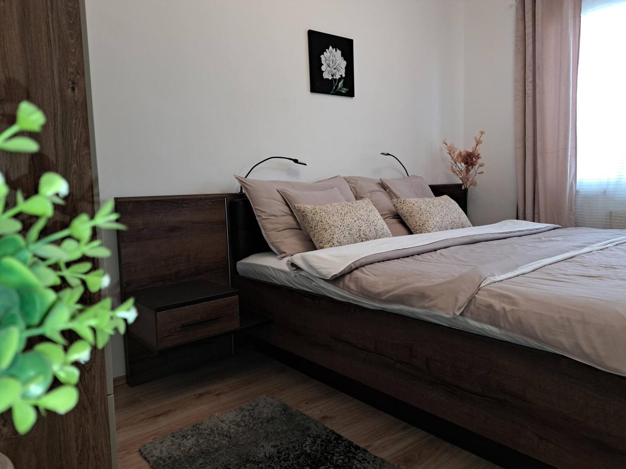 Orient Apartmanhaz เอ็กเกอร์ ภายนอก รูปภาพ