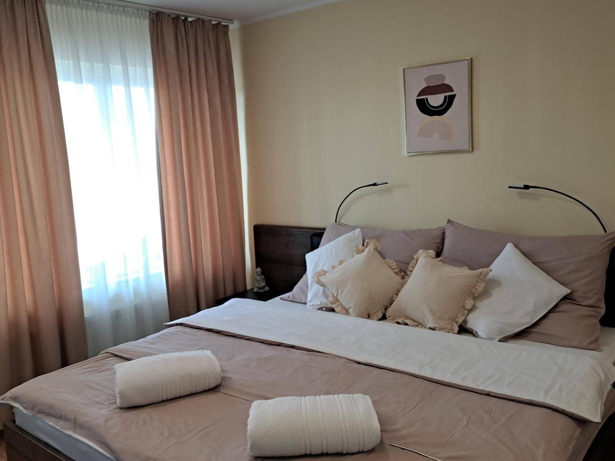 Orient Apartmanhaz เอ็กเกอร์ ภายนอก รูปภาพ