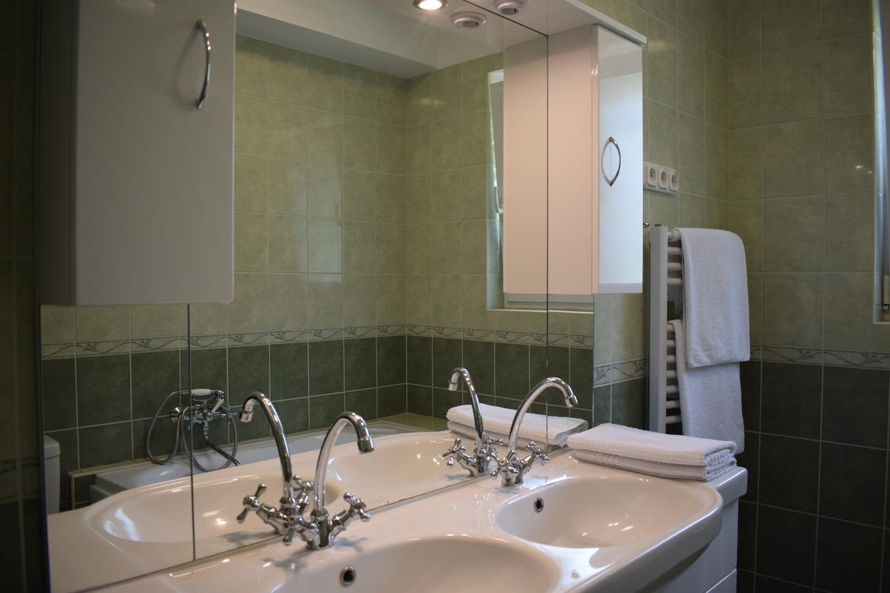 Orient Apartmanhaz เอ็กเกอร์ ภายนอก รูปภาพ